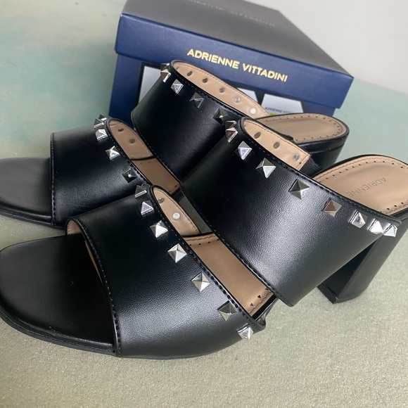 Black silver studded short heels - Picture 2 of 4